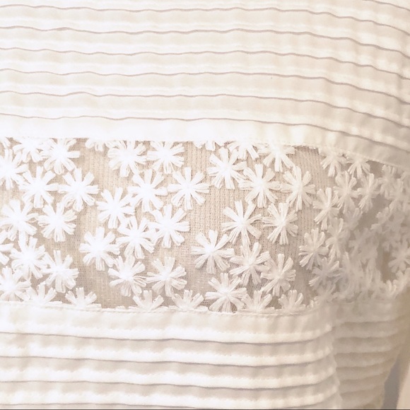 Hinge White Lace Top (m) - Picture 4 of 9
